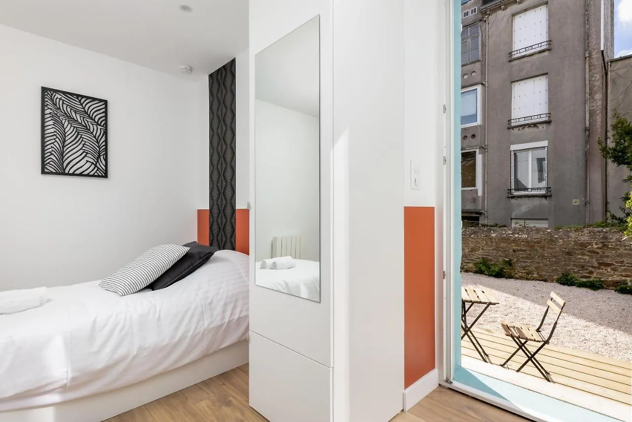 Limestra - Studio Renove Avec Terrasse Privative En Hypercentre Lit Simple Brest 0*,